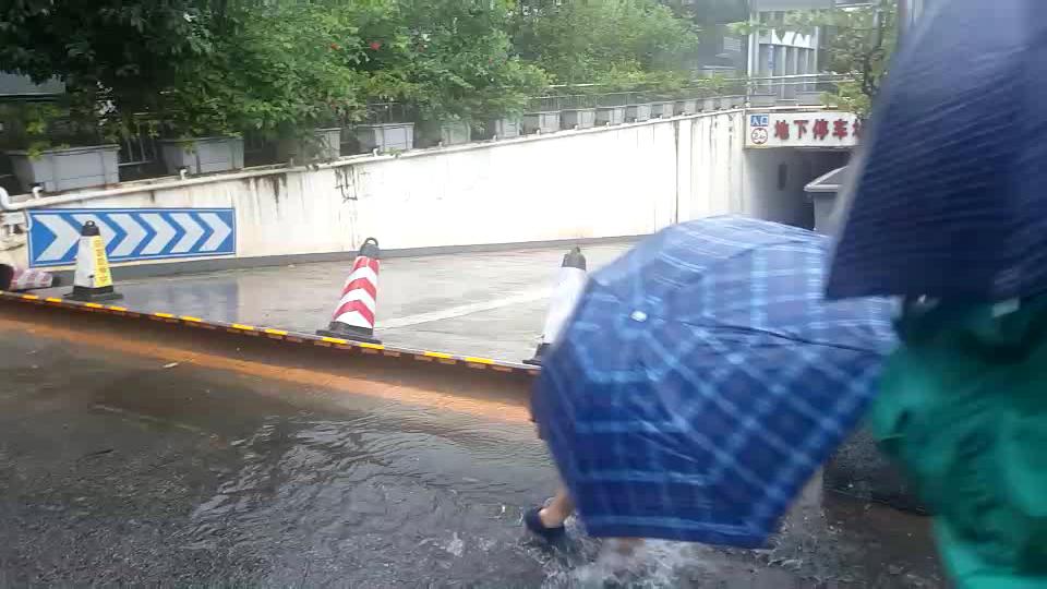 桂林火车站地下车库